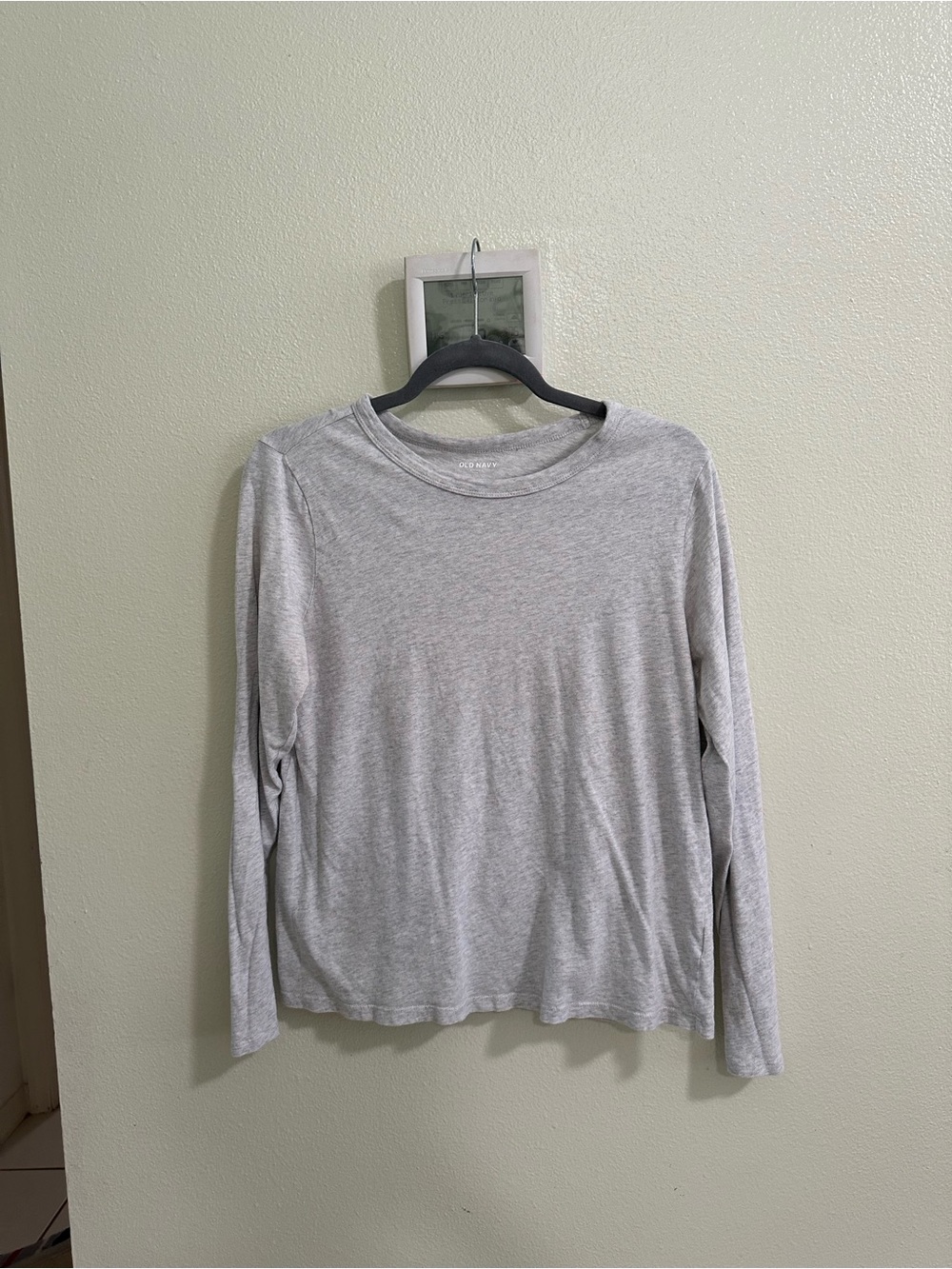 Old Navy Women’s Long Sleeve Crew Neck Shirt - Light Gray